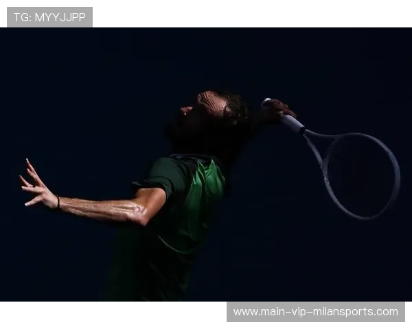 梅德韦杰夫主导全场，赢得关键胜利，梅德韦杰夫视频